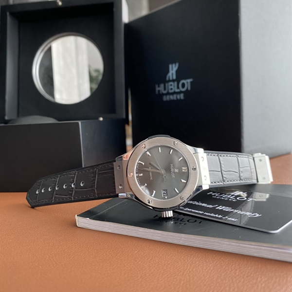 ウブロコピー時計着用イメージ